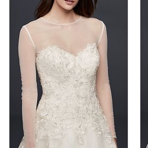 DAVID'S BRIDAL
long-sleeve tulle wedding dress topper